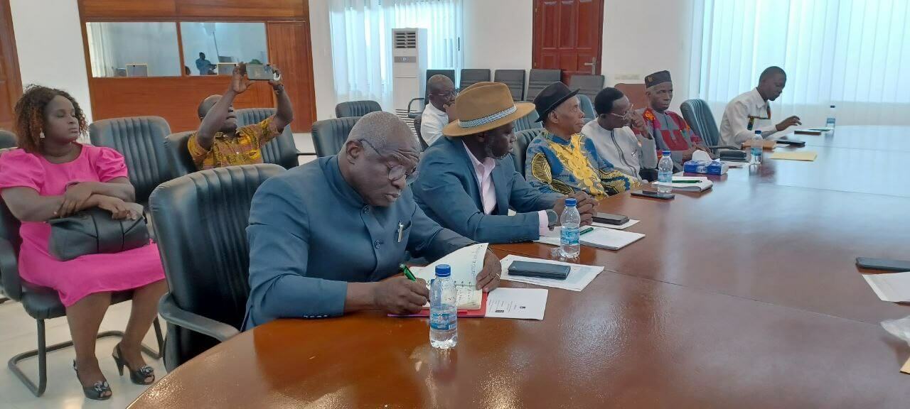Rencontre avec les CVSCS d'Abidjan et Signature de la Charte par un Candidat d'Anyama